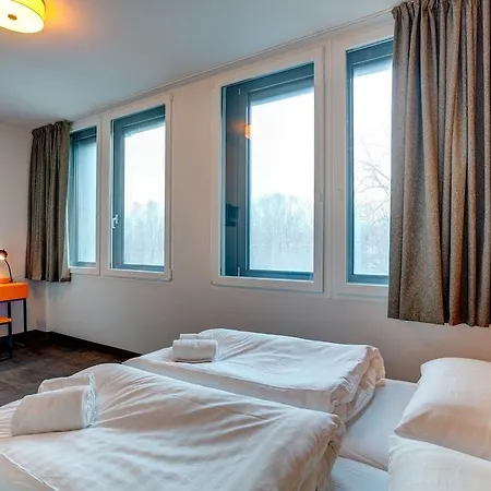 Meininger Olympiapark 3* München