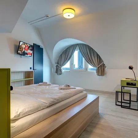 Hotel Meininger Olympiapark Munich