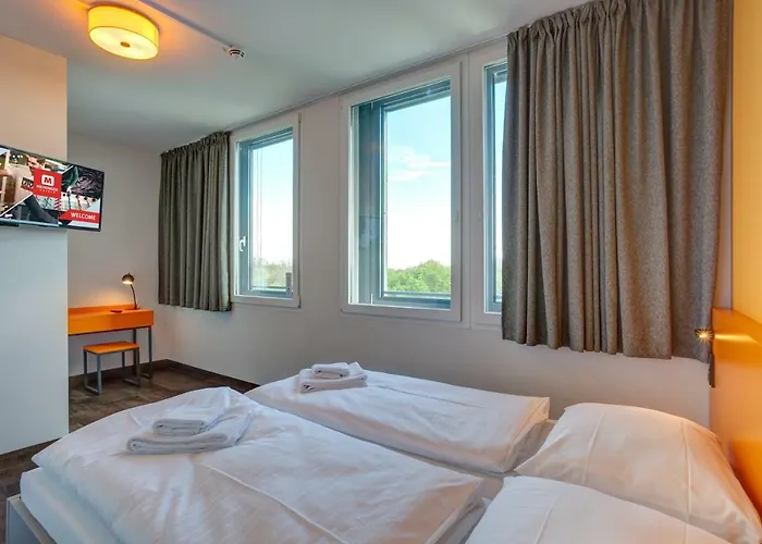 Meininger Olympiapark Hotel 3*