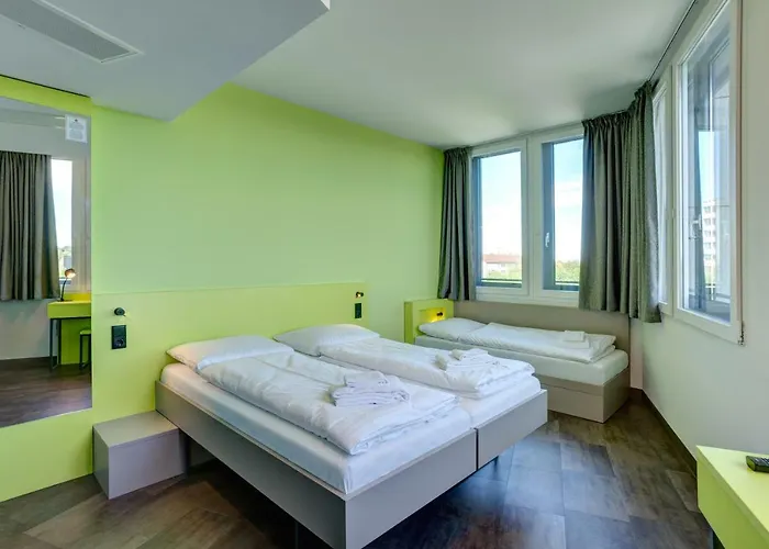 Hotel Meininger Olympiapark 3*