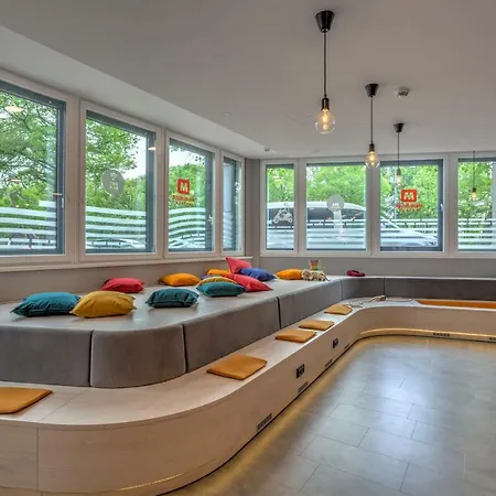 Hotel Meininger Olympiapark 3*