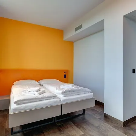 Hotel Meininger Olympiapark 3*