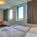 Meininger Olympiapark Hotel 3*