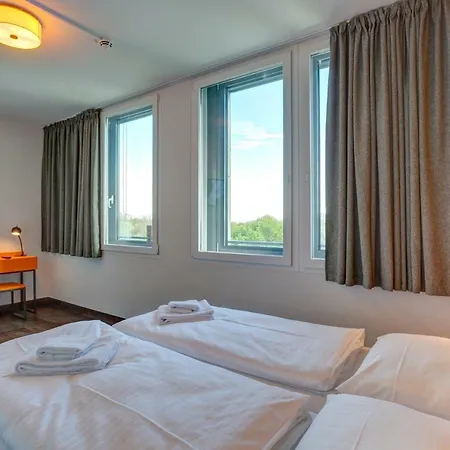 Meininger Olympiapark Otel 3*